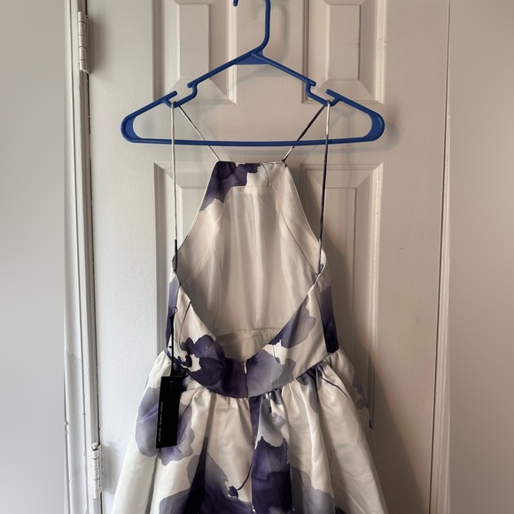 NWT Lulu’s Floral Dress - Picture 6 of 9